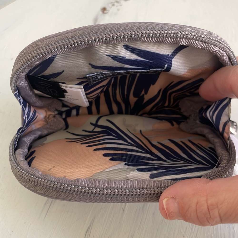 NEW Lug Stash RFID Pouch - gray - Picture 6 of 7